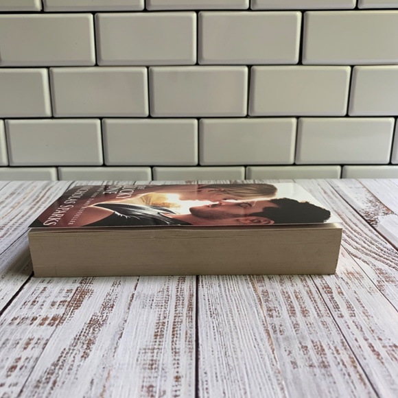 The Lucky One Nicholas Sparks Contemporary Romance Paperback - Picture 5 of 7